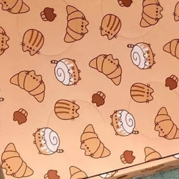 SEALED NIB Pusheen Summer 2022 Cat Box - Picture 2 of 4